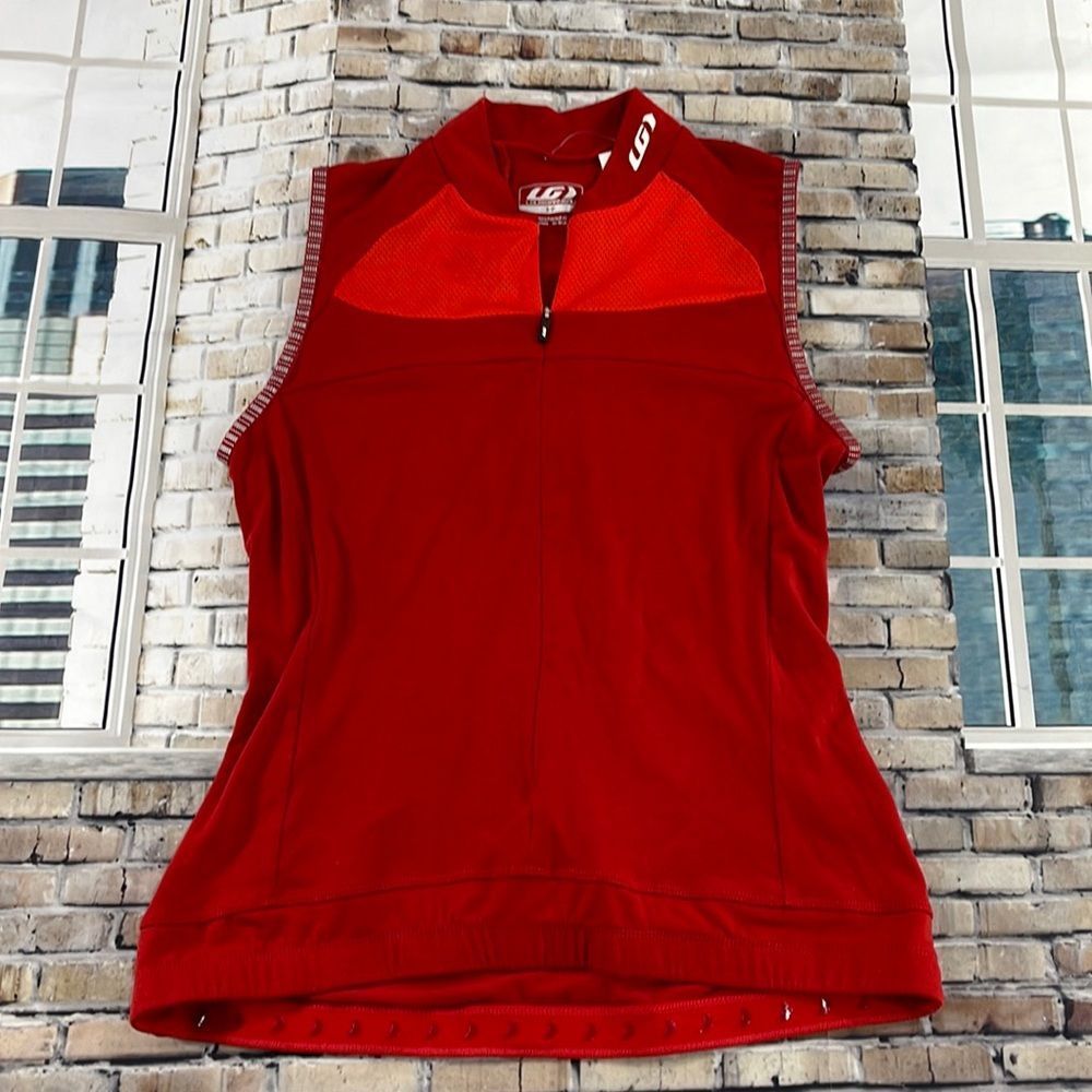 NWT Women’s Garneau Red Front Zip 4 Back Pockets Sleeveless Shirt (S) GG18